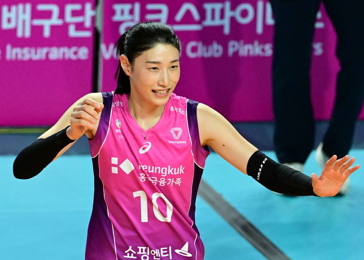 흥국생명 <b>김연경</b>, V-리그 <b>올스타</b>전 최다 득표 영광