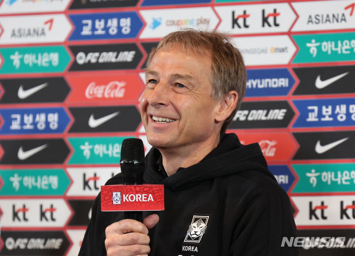 <b>클린스만 감독</b> "64년만의 亞컵 우승 목표…결승에서 日 만나길"