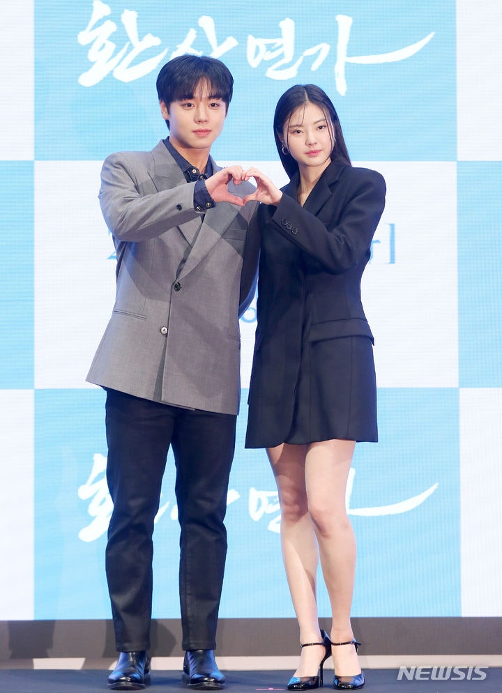 <b>박지훈</b>-<b>홍예지</b> '환상연가로 호흡'