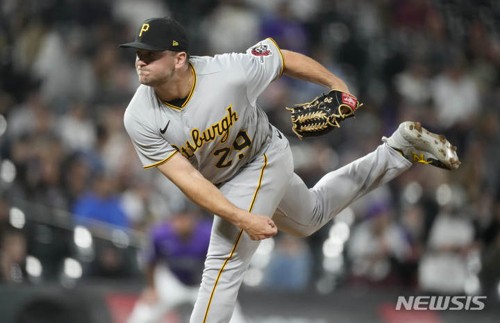 KIA, 새 외국인 <b>투수</b> 윌 <b>크로우 영입</b>…MLB 통산 10승