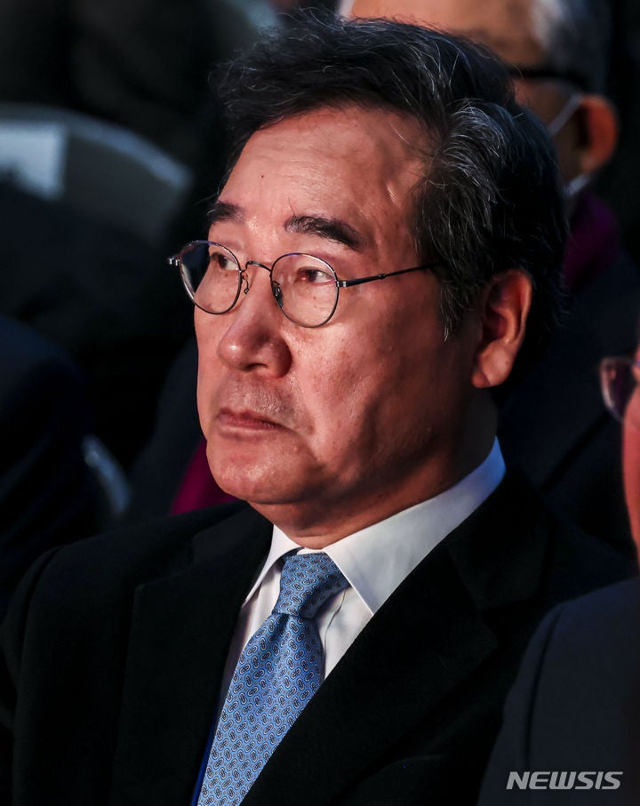 <b>이낙연</b>, <b>이번주</b> <b>탈당</b>…민주 "김대중 정신 벗어난 것"(종합)