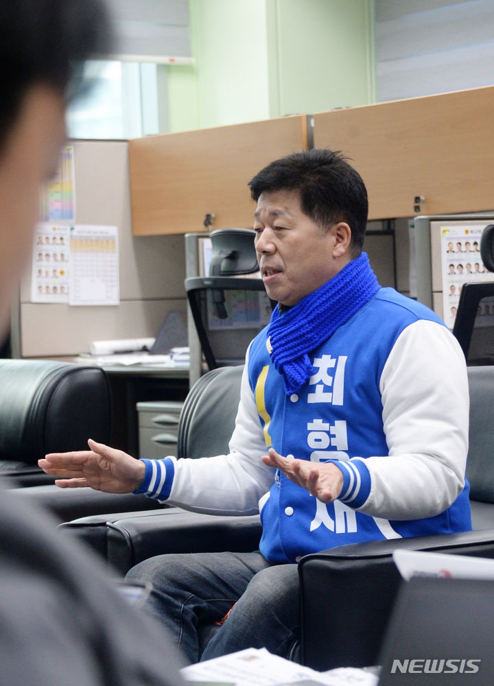 공천 관련 기자실 찾은 최형재 <b>전주을 예비후보</b>