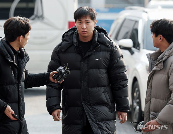 경찰, '류현진에 공갈' 혐의로 <b>임혜동</b> <b>구속영장</b> 신청