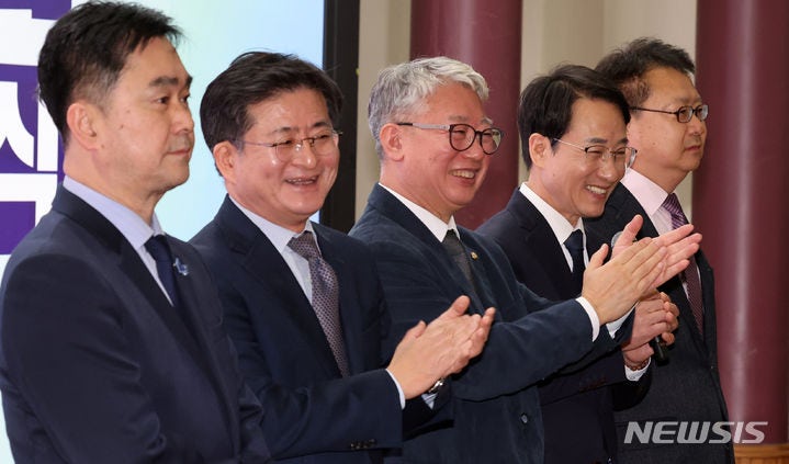 '미래대연합' <b>김종민</b> "제3지대 통합 시점은 2월 말 3월 초"
