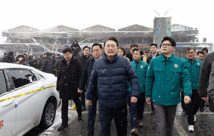 윤, <b>서천</b><b>시장 화재</b>에 "특별재난지역 선포 가능 여부 검토"(종합)