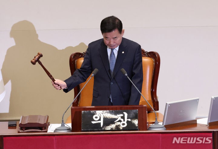 <b>김진표</b>, '<b>강성희</b> 강제퇴장'에 "재발 않도록 적절한 조치 필요"