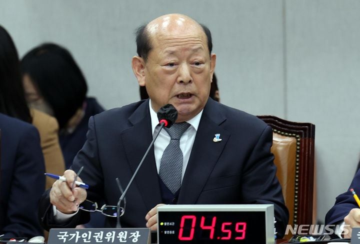 尹 <b>거부권</b> 예고…인권위 "<b>이태원 특별법</b> 속히 공포해야"