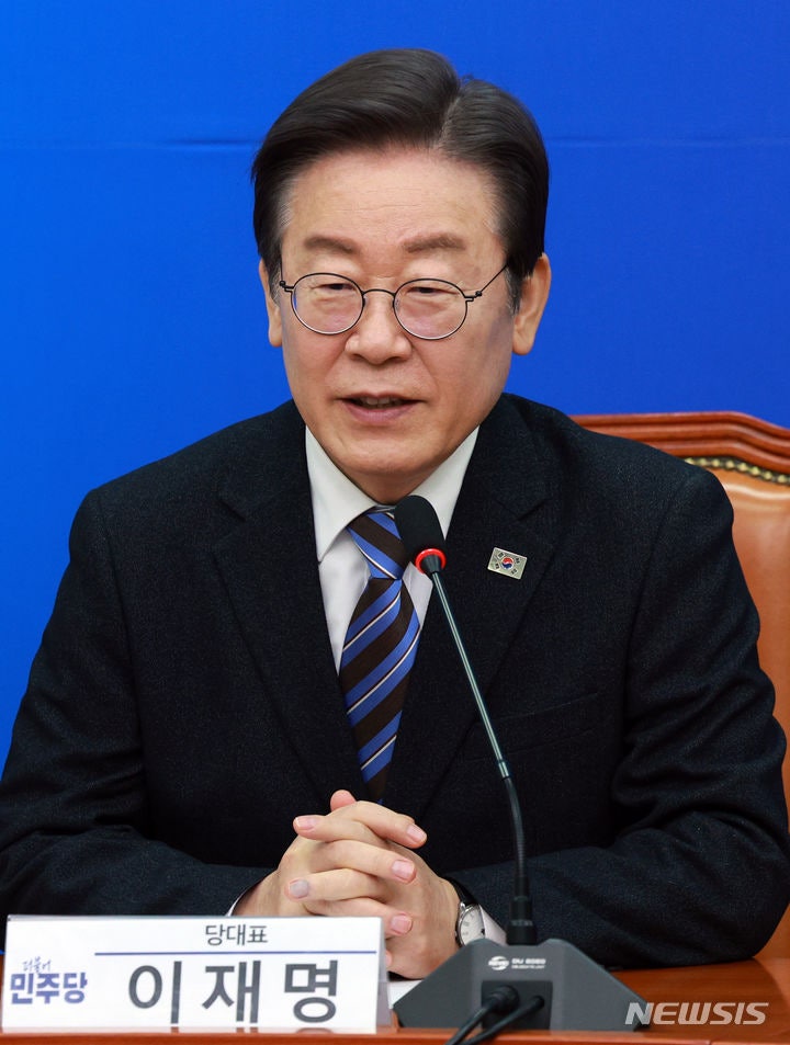 민주, '<b>선거제</b> 당론' 결정 권한 <b>이재명</b> 대표에 <b>위임</b>