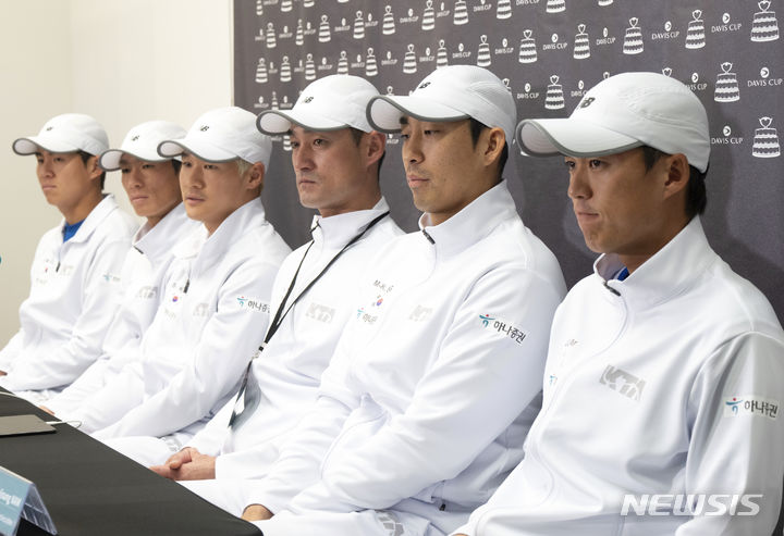 한국<b>테니스</b>, <b>데이비스컵</b>서 캐나다에 져 3년 연속 <b>16강</b> 좌절