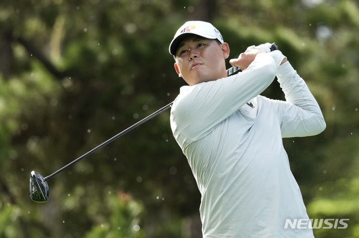 PGA AT&T 페블비치 <b>프로암</b> 악천후로 '54홀' 축소…윈덤 <b>클라크 우승</b>