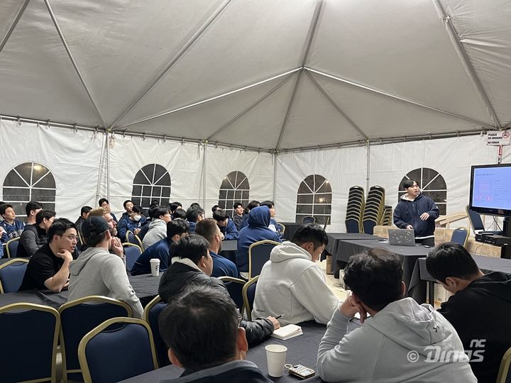 "바뀌는 야구 규정·규칙 적응하자"…NC, <b>선수단 설명회</b>