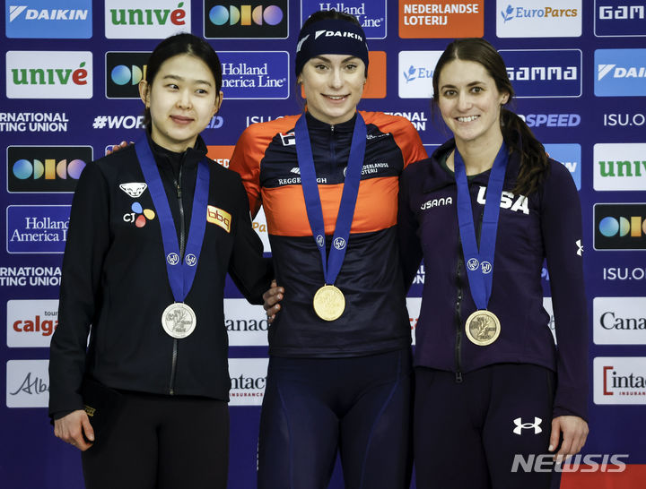 <b>김민선</b>, <b>세계선수권</b> 500m <b>은메달</b>