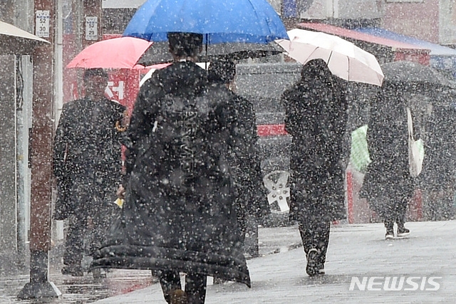'비에서 눈으로' 경기북부 대설특보…22일까지 최대 10㎝