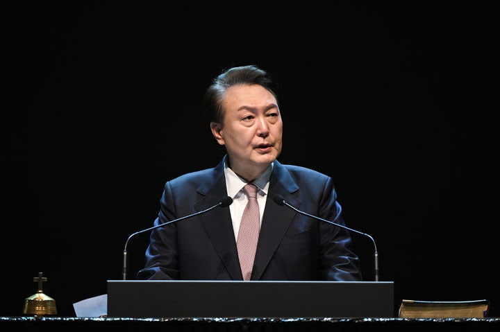 윤 "전국적으로 1억300만 평 <b>군사시설보호구역 해제</b>"