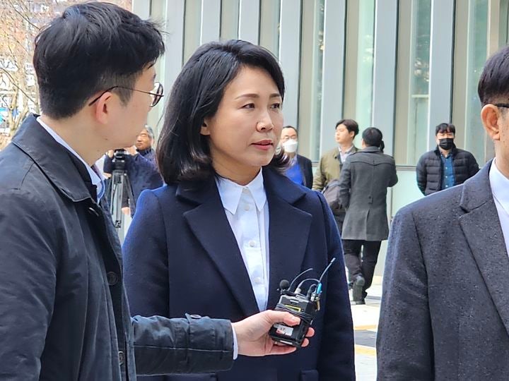 <b>재판</b> 출석한 <b>김혜경</b> 측 "정치검찰이 기소한 것"