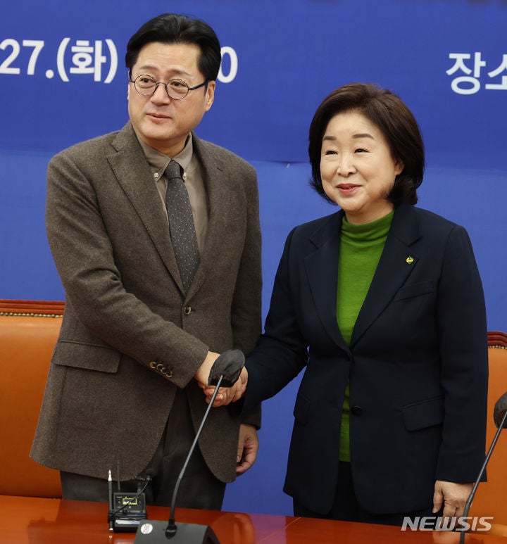 <b>홍익표</b>-<b>심상정 원내대표</b> 면담