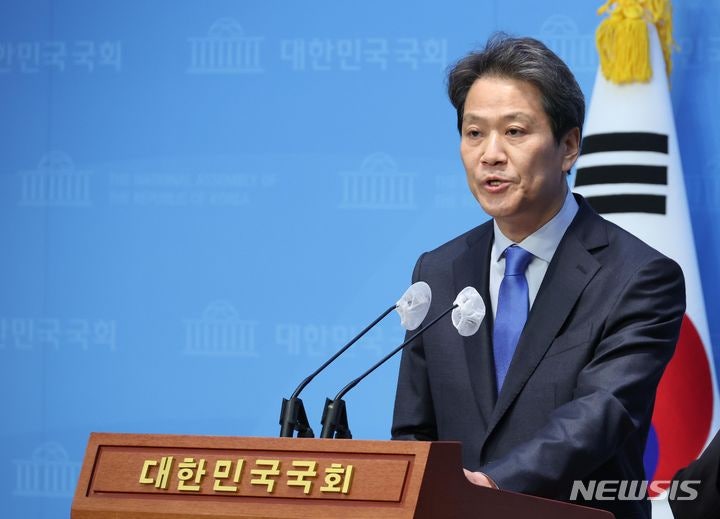 '<b>공천배제</b>' <b>임종석</b> "이번 총선, 져선 안돼…민주 지도부 재고요청"(종합)