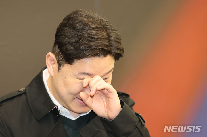 "다시 태어나도 <b>사격</b>선수로"…'<b>황제</b>' <b>진종오</b> 은퇴