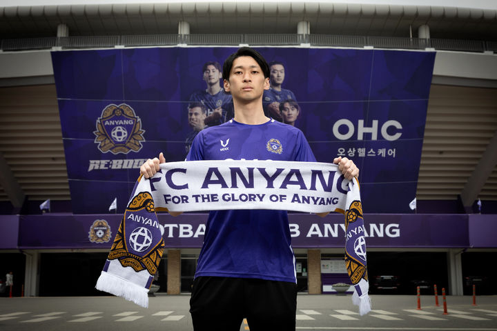 프로축구 <b>안양</b>, '<b>북한</b> 대표팀 출신' 미드필더 <b>리영직</b> 영입