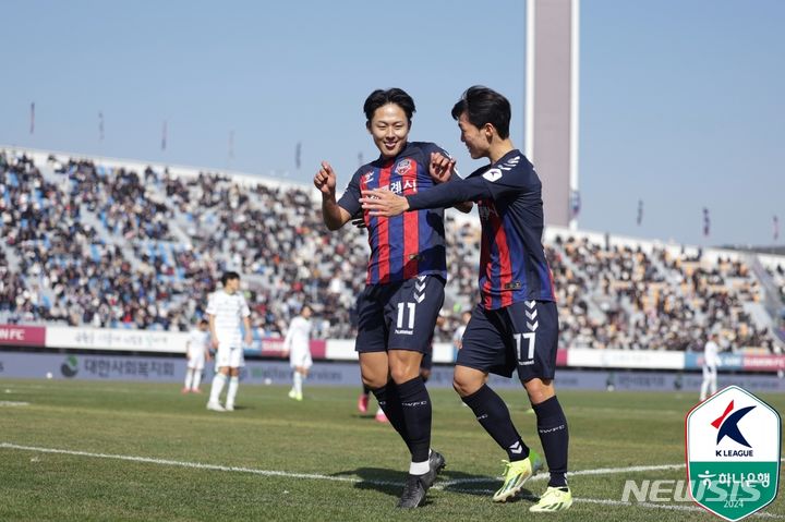 '태극마크 보인다' <b>이승우</b>, <b>황선홍</b> 앞에서 원더골…수원FC, <b>전북</b>과 비겨