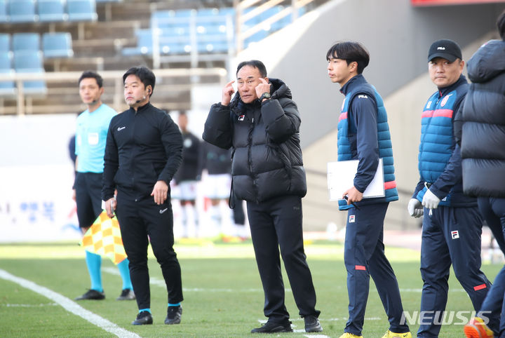 <b>제주</b>, 홈 개막전서 대전 3-1 제압…<b>김학범 감독</b> 첫 승