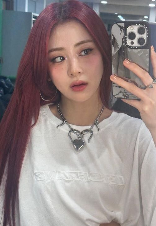 <b>르세라핌 허윤진</b>에 쏟아진 '악플세례'…<b>커피</b> 때문?
