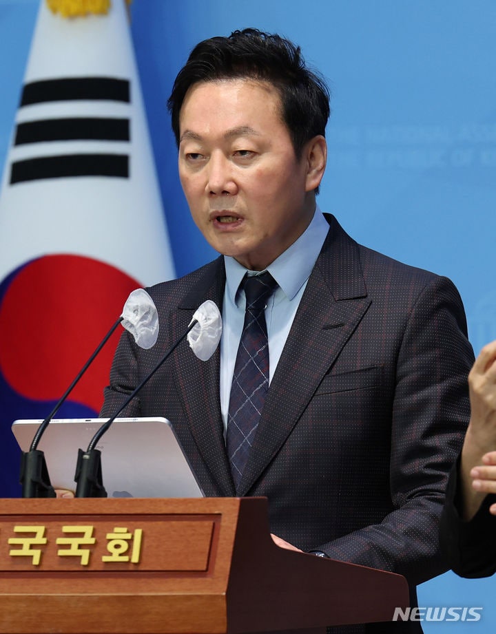 이재명, '<b>정봉주</b> <b>막말</b>' 감찰 착수…안규백 "전략지 지정 가능성"