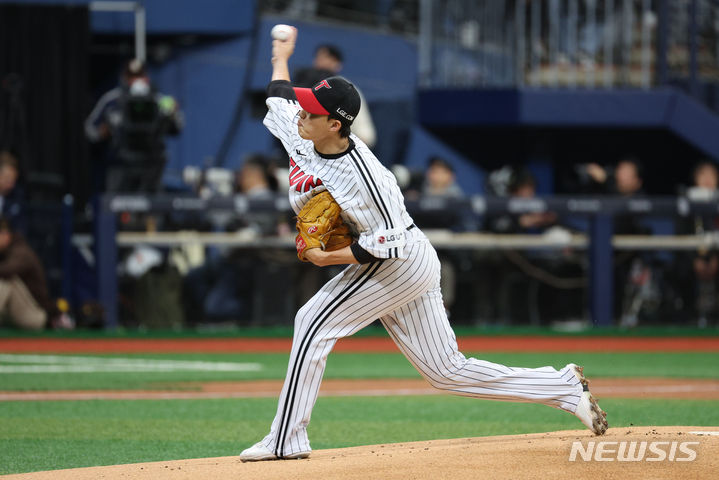 "개구리에 맞게 던졌다"…MLB 타자들 잡아낸 LG <b>임찬규</b>