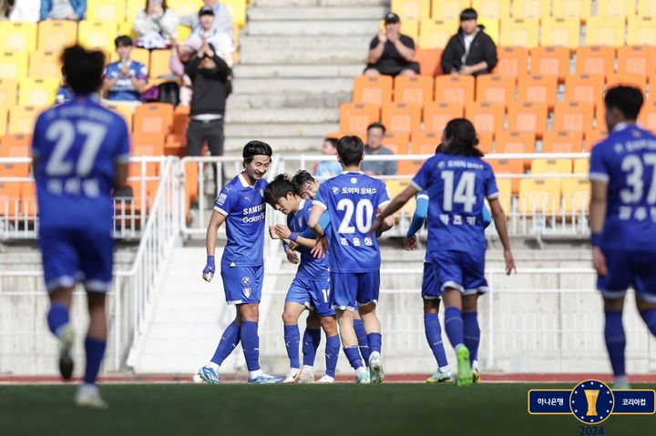 K리그2 <b>수원</b>, 3부리그 <b>춘천</b>시민 2-1 꺾고 <b>코리아</b>컵 3R 진출