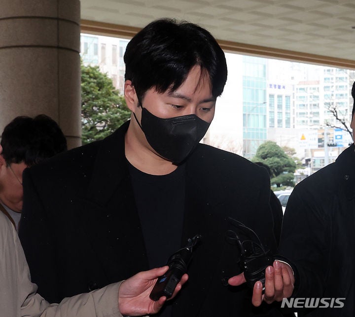 '<b>음주운전</b>' <b>이루 항소심도</b> 집행유예…"죄송"(종합)