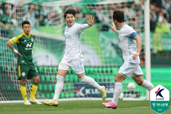 '장군' <b>울산</b>-'멍군' <b>전북</b>…K리그1 현대가더비 2-2 무승부(종합2보)
