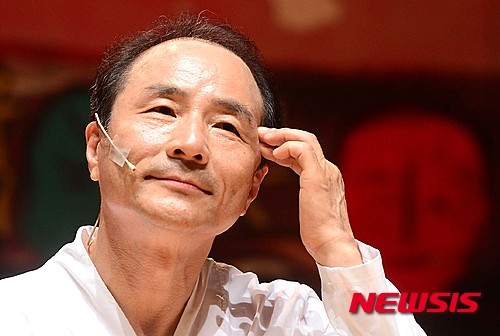 '<b>강제추행</b>' 혐의 <b>김명곤</b> 前문체부장관 법정서 혐의 인정