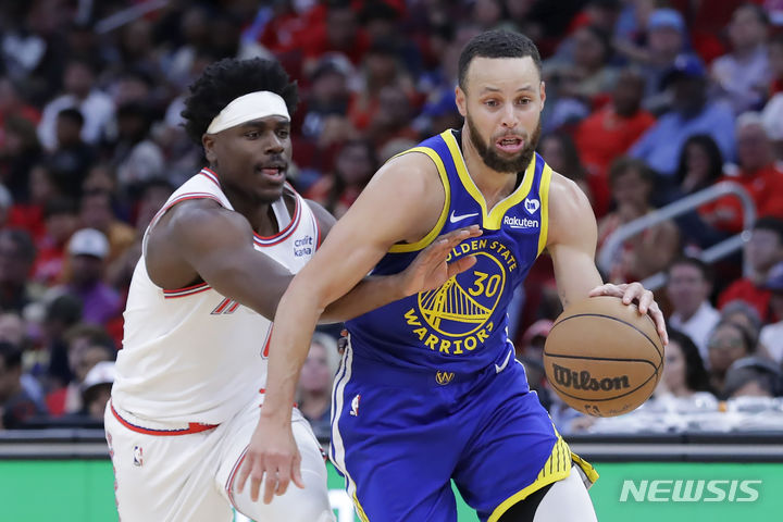 NBA '<b>커리</b>·톰슨 58점 합작' <b>골든스테이트</b> 6연승…PS행 유력