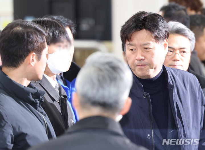 '<b>불법</b> 정치자금 의혹' <b>김용</b>, 항소심서도 보석 석방