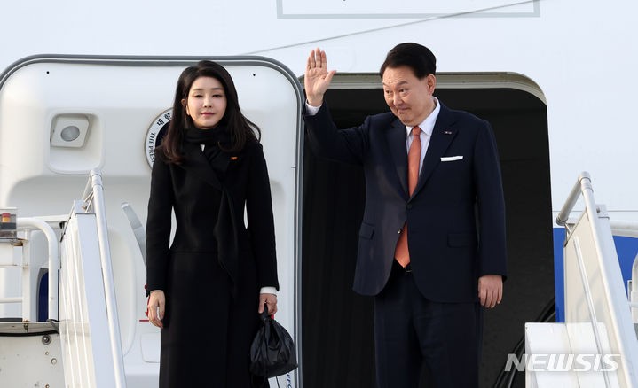 "김건희, 총선 끝나고 명품<b>쇼핑</b>"…<b>경찰</b>, 게시물 <b>작성자</b> 수사