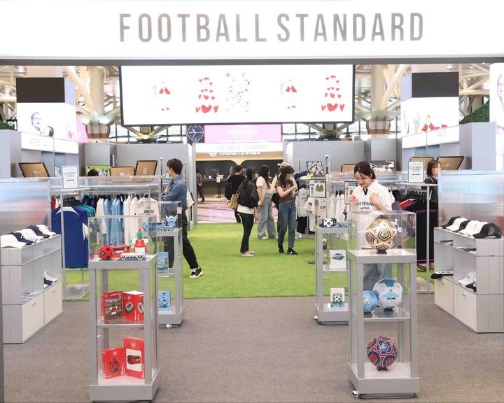 신세계百, 유럽 명문구단 '<b>토트넘</b>·<b>맨시티</b>·아스널·PSG' 연합 팝업