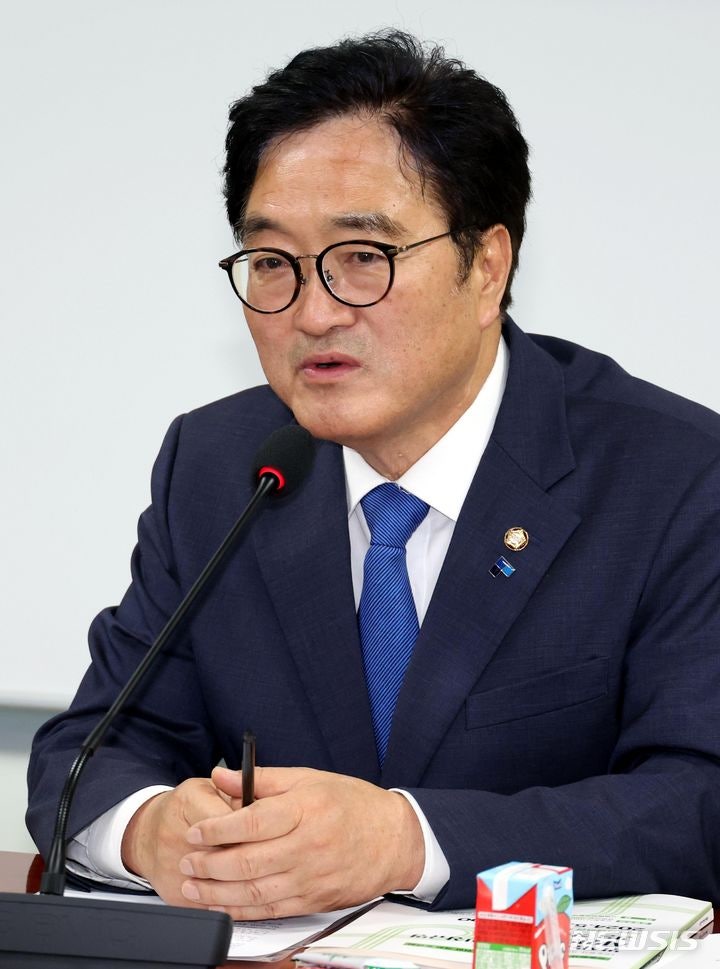 <b>우원식</b>, <b>정청래</b> '당선 비판'에 "당선자와 당원들 <b>갈라치기</b>"