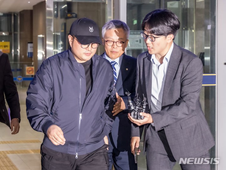 경찰 '음주 <b>뺑소니</b>' 김호중 <b>구속영장 신청</b>…도주치상 혐의