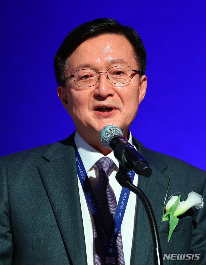 서울대 <b>총장</b> <b>유홍림</b> "서울대 디지털 성범죄 큰 책임감…재발 방지 약속"