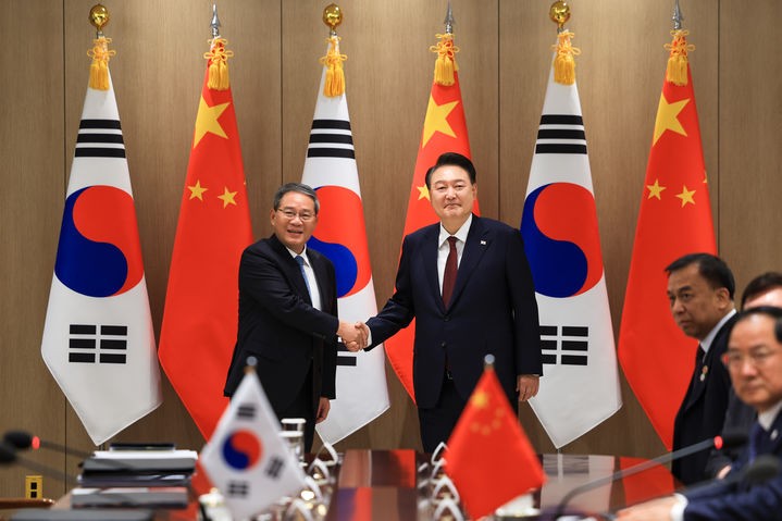 윤-리 <b>총리</b> "외교안보 대화 신설…FTA 2단계 협상 재개"(종합)