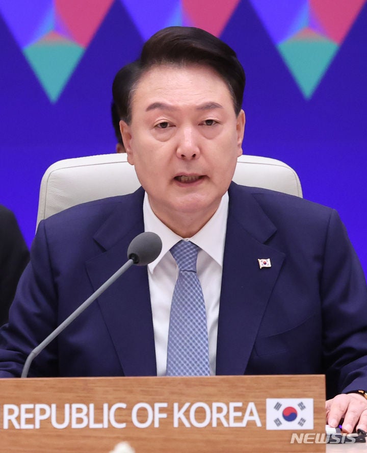 윤, '북 위성발사' 예고에 "국제사회 단호히 대응"…3국 실질협력 강화 촉구