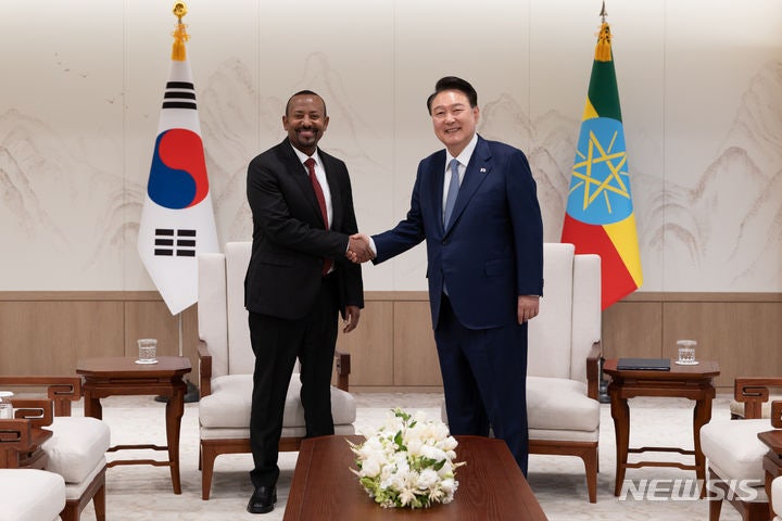 윤 "EDCF 갱신, <b>에티오피아</b> 발전 기여" 아비 "광물·방산 협력 확대"