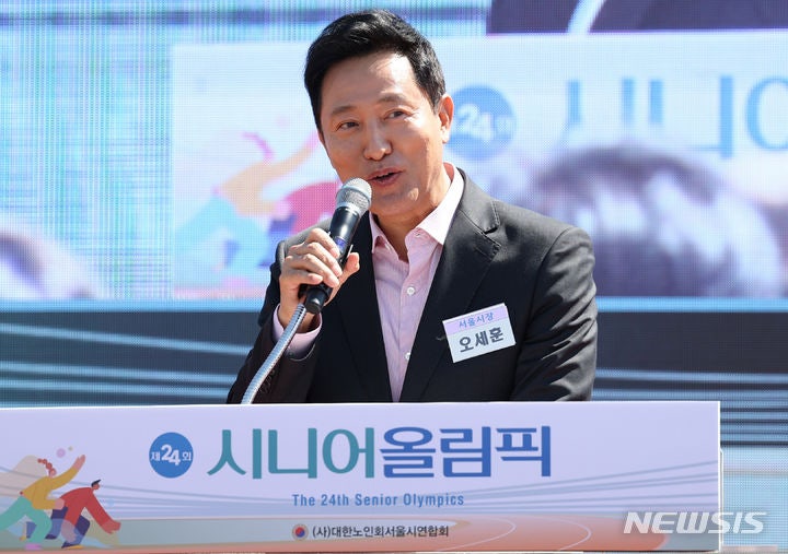 <b>오세훈</b> '종횡무진'…한강 건너 여의도까지 광폭 행보