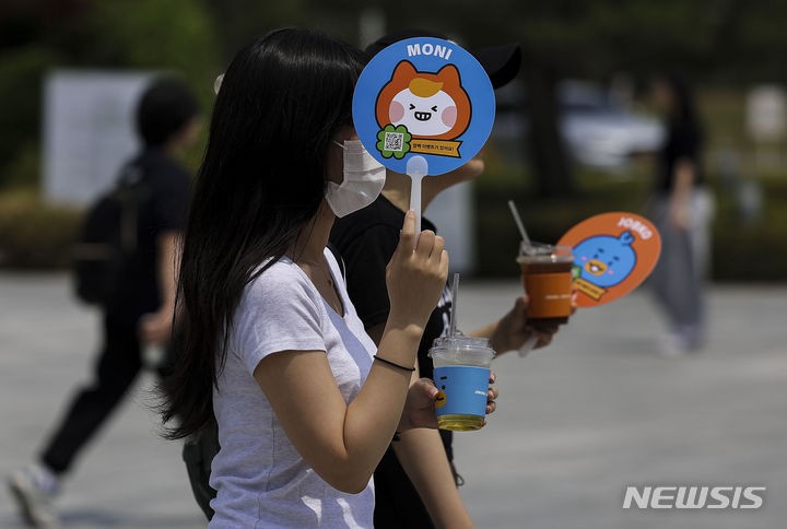 '<b>현충일</b>' 초여름 더위…강원·전라·제주 소나기[오늘날씨]