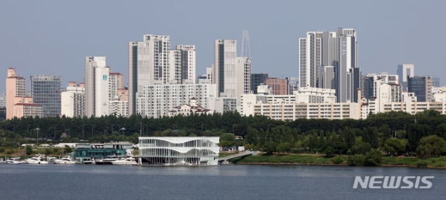 [Seoul =新聞]記者Kim Geum -Bo =大都市地區的價格是房價的初步指標，它正在繼續。根據韓國房地產中心9日的數據，去年6月，首爾公寓租賃價格指數上漲了0.12％，並且在上升後一年增長了一年。