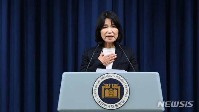 [Seoul=Newsis] Reporter Jo Su-jung = Nominee for the head of the Broadcasting and Telecommunications Commission, Lee Jin-sook, expressing her feelings about the nomination at a briefing held at the presidential office in Yongsan, Seoul on the 4th. 2024.07.04. chocrystal@newsis.co