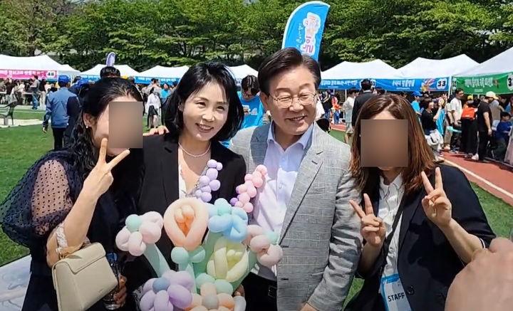 '<b>법카</b> 유용 의혹' <b>이재명</b> 검찰 소환에 강성 지지층…"소환 검사 탄핵"