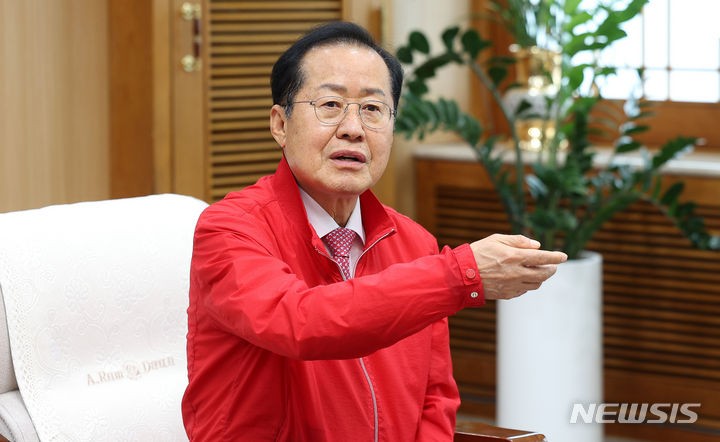홍준표, 한동훈·진중권 동시 저격…"얼치기들에 당 휘둘려"