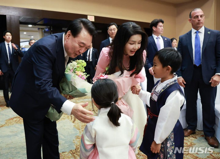 윤 <b>대통령</b> 부부, <b>하와이</b> 동포 초청 만찬<b>간담회</b> 개최[뉴시스Pic]
