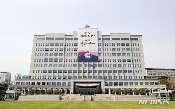 <b>대통령실</b>, '<b>임성근</b> 구명' 의혹보도에 "대통령 <b>부부</b> 전혀 무관…허위사실 강력...